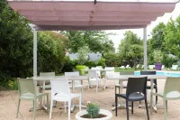 Hôtel les Tilleuls, Bourges - piscina