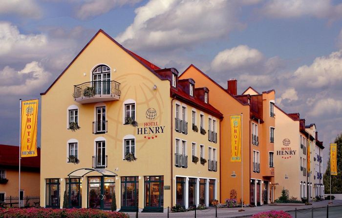 Hotel Henry