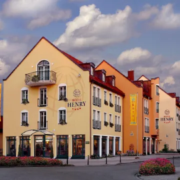 Hotel Henry