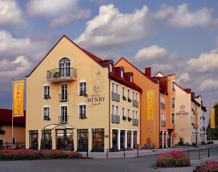 Hotel Henry Hotels near Therme Erding