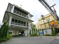 Top North Hotel Hôtels à : San Phe Suea