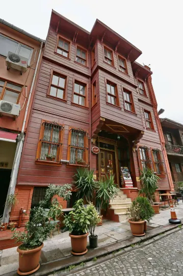 Le Safran Suite Hotel