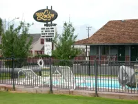 Walker River Lodge - Pools