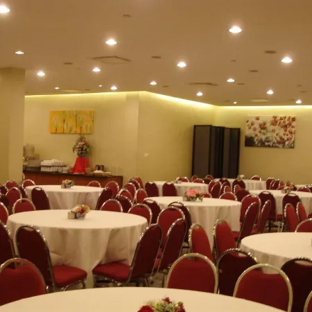 Hotel Royal Singapore Отели рядом с достопримечательностью «Станция метро Novena»