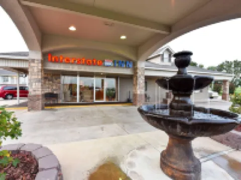 Interstate Inn Hotels in Sequoyah County