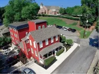 The Dahlonega Square Hotel & Villas