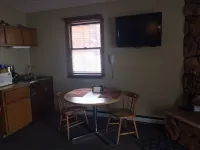 4 Seasons Inn on Fall River