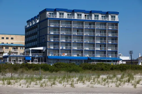 Adventurer Oceanfront Inn