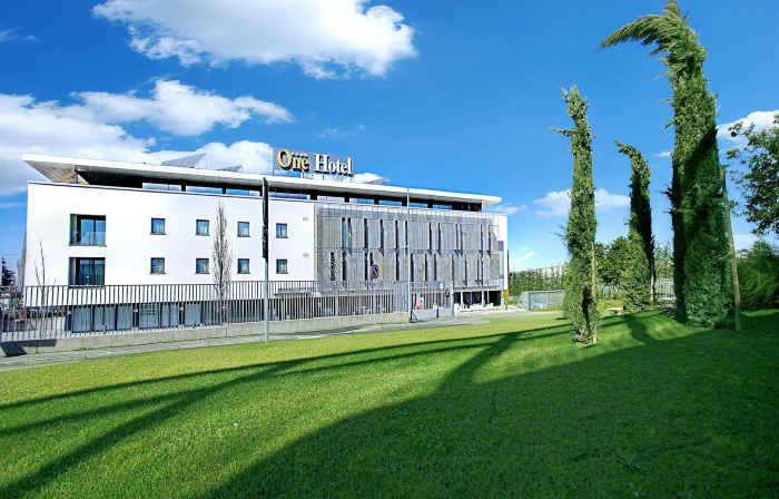 One Hotel & Restaurant