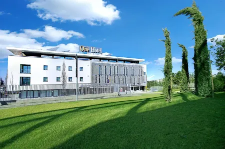 One Hotel & Restaurant Отели в г. Стеццано