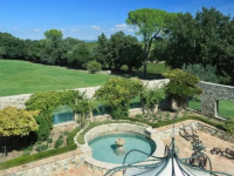 Château les Crostes Hotels in Lorgues