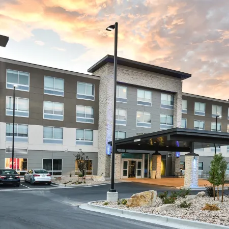 Holiday Inn Express & Suites LEHI - THANKSGIVING POINT by IHG