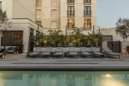 Kimpton la Peer Hotel Отели рядом с достопримечательностью «West Hollywood Chamber of Commerce»