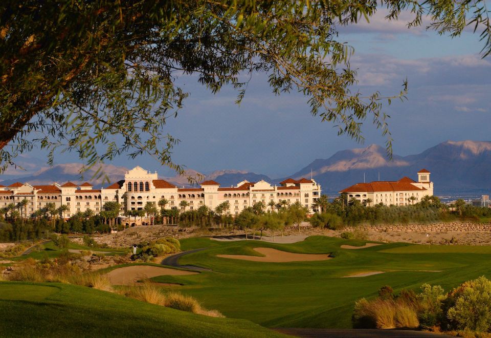 JW Marriott Las Vegas Resort & Spa - Enjoy the mix of new and old world  charm in The Parian Room to create a unique setting for your wedding day!  #JWMarriottLV #WeddingWednesday