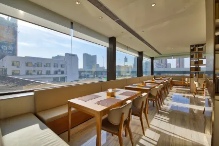 JI Hotel (Changchun International Exhibition Center) Отели рядом с достопримечательностью «Changchun Guanghua University»