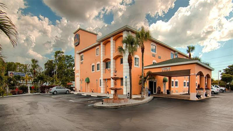 Days Inn & Suites by Wyndham Bonita Springs North Naples