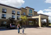 Holiday Inn Express & Suites Cedar Falls - Waterloo