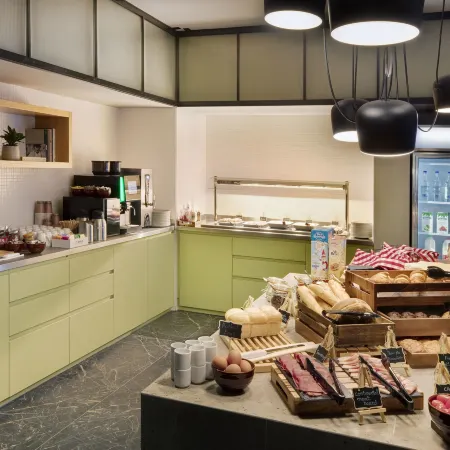 Staybridge Suites LONDON - HEATHROW BATH ROAD by IHG