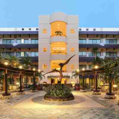 トラベロッジ バタム Hotel Exterior