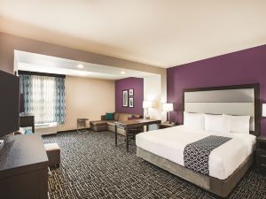 La Quinta Inn & Suites by Wyndham McAllen la Plaza Mall