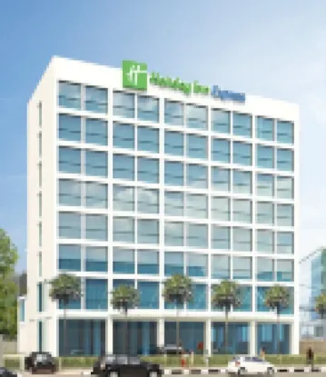 Holiday Inn Express Jakarta Matraman, an IHG Hotel Hotel dekat Menara Air Stasiun Manggarai