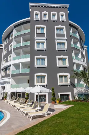 Motto Premium Hotel&Spa Отели рядом с достопримечательностью «Blue Port»