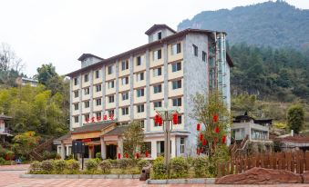 Danxia Valley Hotel