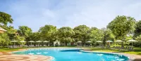 阿瓦尼維多利亞瀑布度假村 - 泳池