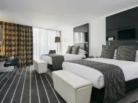 Crowne Plaza MANCHESTER CITY CENTRE by IHG 체담 도서관 주변 호텔