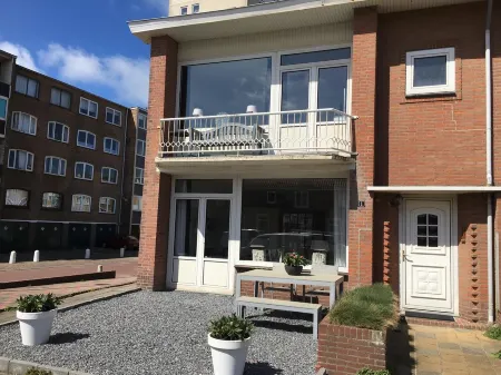 Beach House Zandvoort Отели рядом с достопримечательностью «Zandvoort aan Zee»