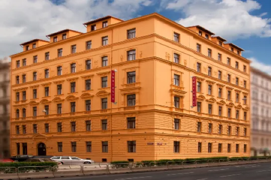 Hotel Ambiance Отели рядом с достопримечательностью «Галерея Вышеград»