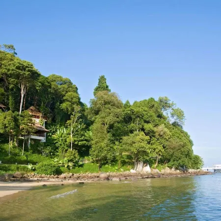 Amari Phuket Отели рядом с достопримечательностью «Пляж Мерлин»