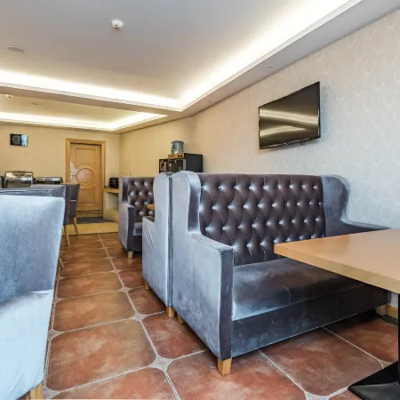 Vienna Hotel (Lhasa Potala Palace West Beijing Road)