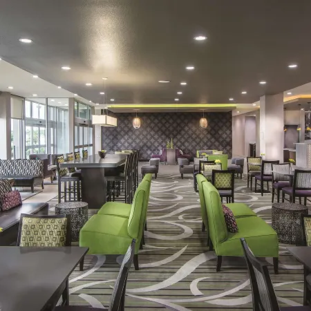 La Quinta Inn & Suites by Wyndham College Station South