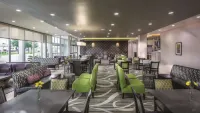 La Quinta Inn & Suites by Wyndham College Station South