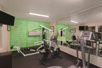La Quinta Inn & Suites by Wyndham Los Banos - Gym