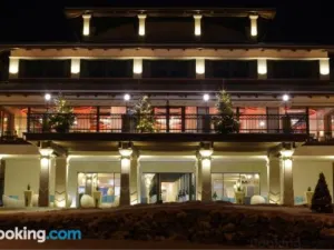 Hotel Cascade Resort & Spa