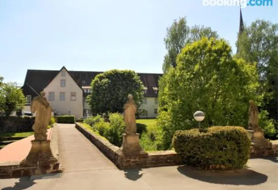 耐卡拉斯教育酒店