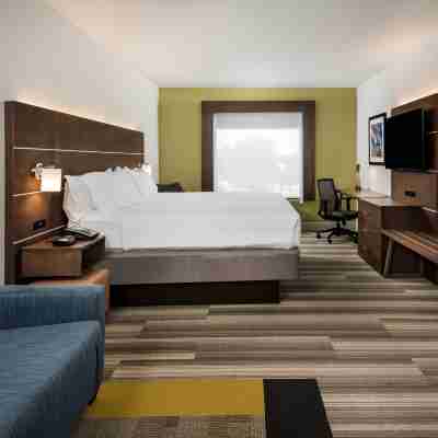 智選假日套房飯店巴託 Rooms