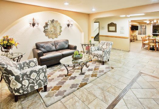 2. 라 퀸타 인 &..