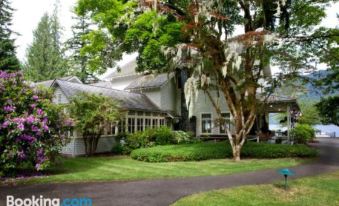 Lake Crescent Lodge