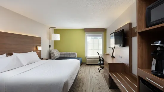 Holiday Inn Express & Suites Milton East I-10