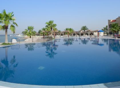 Mena Holiday Beach Resort Half Moon