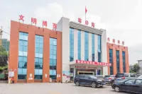 지에시 홍윈 호텔 Fuyu Passenger Transport Co.， Ltd. 주변 호텔