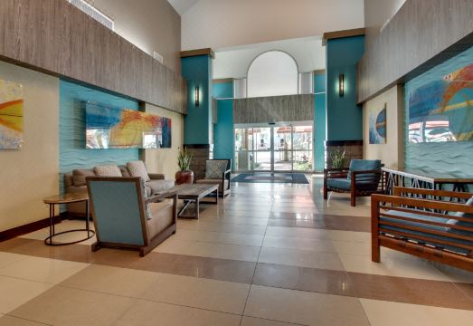 4. 홀리데이 인 리..