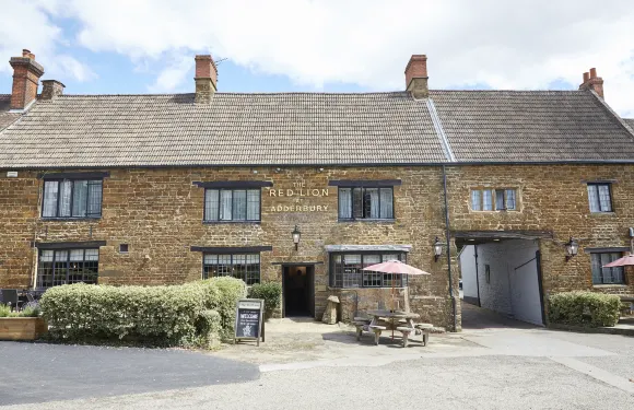 阿德伯裏紅獅酒店 - 格林國王旅館