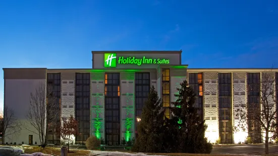 Holiday Inn & Suites Cincinnati-Eastgate (I-275E)