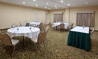 Holiday Inn Express & Suites Marion