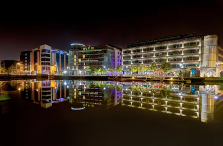 Clayton Hotel Cork City Отели рядом с достопримечательностью «Остров Спайк»