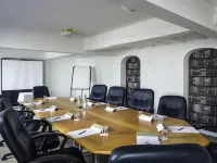 Barons Court Hotel Walsall Hotels in Волселл
